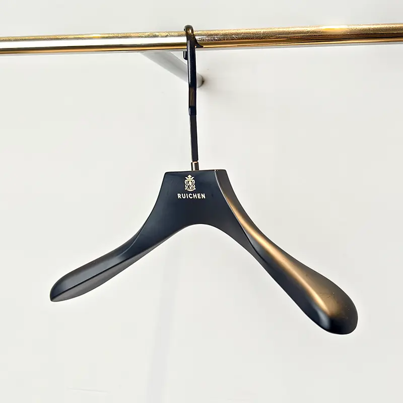 wooden coat trouser clothes hanger - Morshopfitting (4)