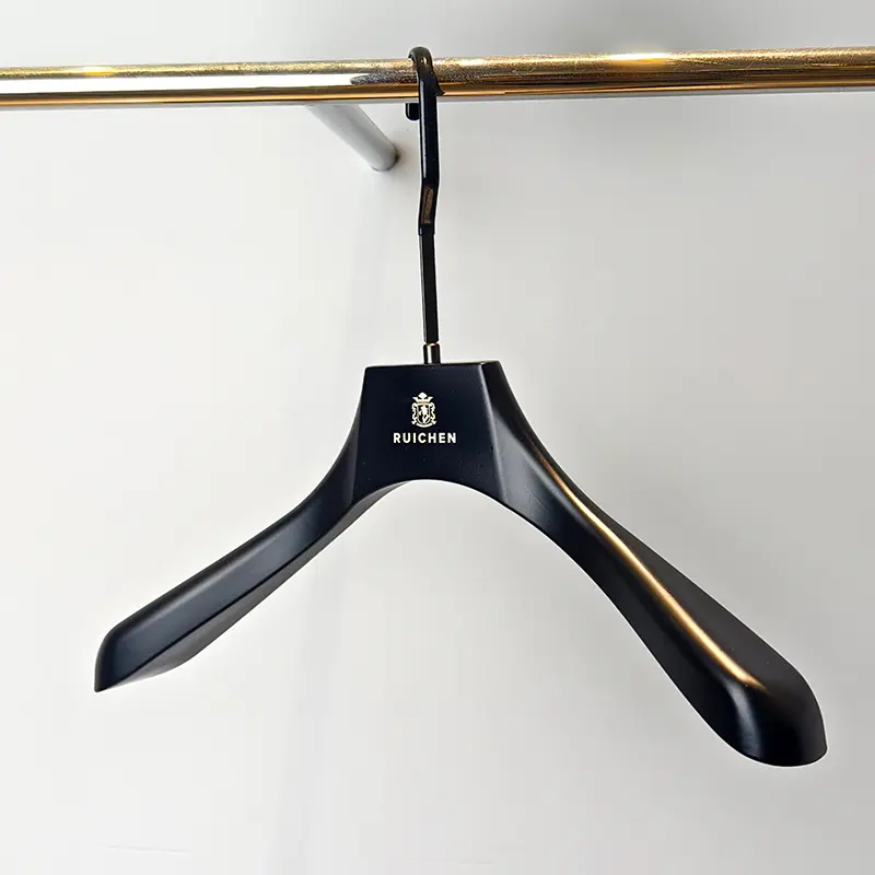 wooden coat trouser clothes hanger - Morshopfitting (5)