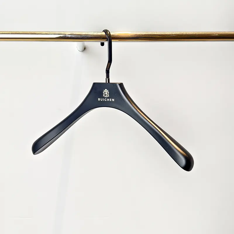 wooden coat trouser clothes hanger - Morshopfitting (7)