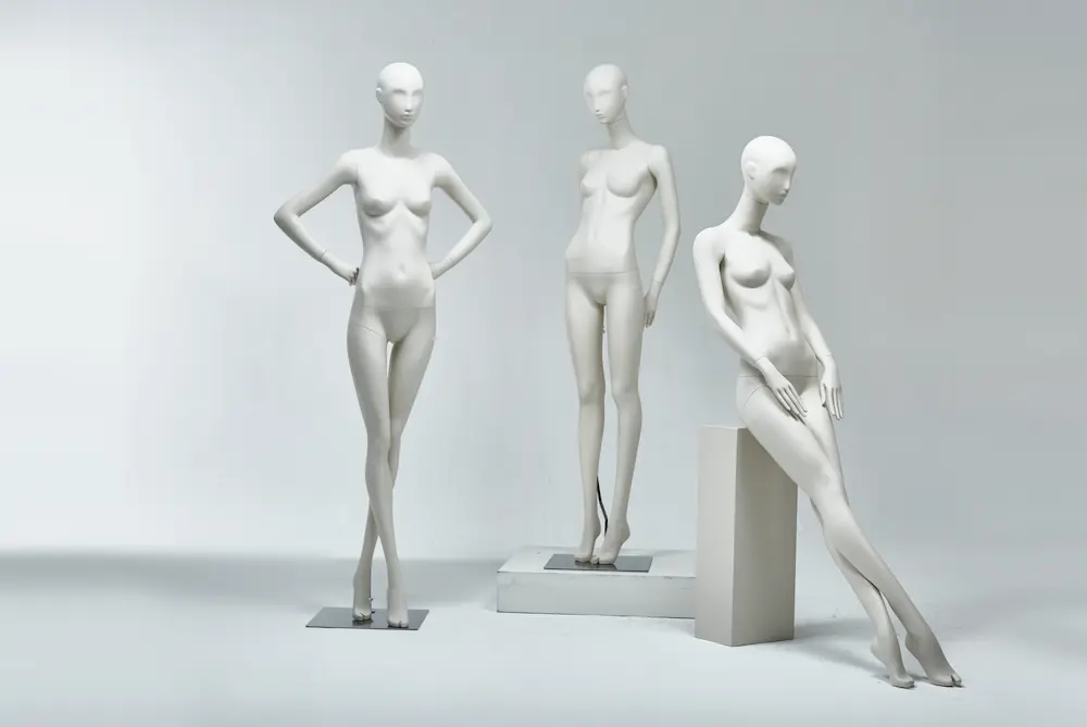 abc visual merchandising female clothes mannequin for sale in storefront window display richenmannequin (20)