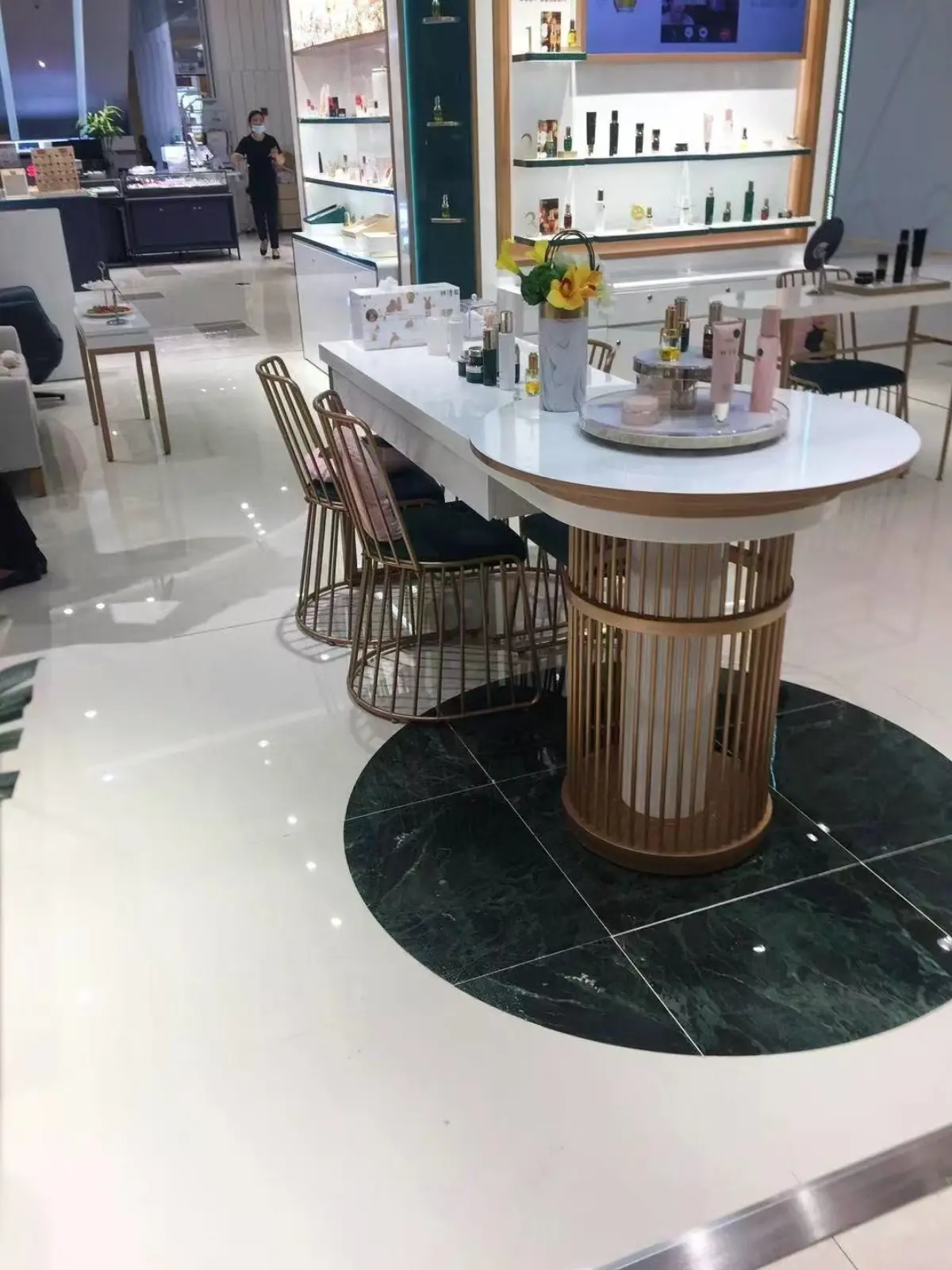 cosmetic retail store design makeup display stand perfume shop shelf rack interior decoration-morshopfitting (3) cosmetic retail store design makeup display stand perfume shop shelf rack interior decoration-morshopfitting (5)