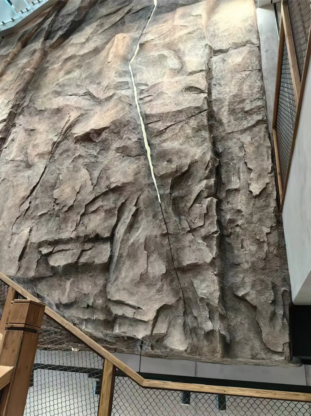 Fiberglass interior Artificial Fake Stone Faux Indoor Landscaping manufactured Rock for Window Display Creative Hollow Rockery boulders Arc'teryx, Saucony, Tanboer and other sports brand (12) Fiberglass interior Artificial Fake Stone Faux Indoor Landscaping manufactured Rock for Window Display Creative Hollow Rockery boulders Arc'teryx, Saucony, Tanboer and other sport (3)