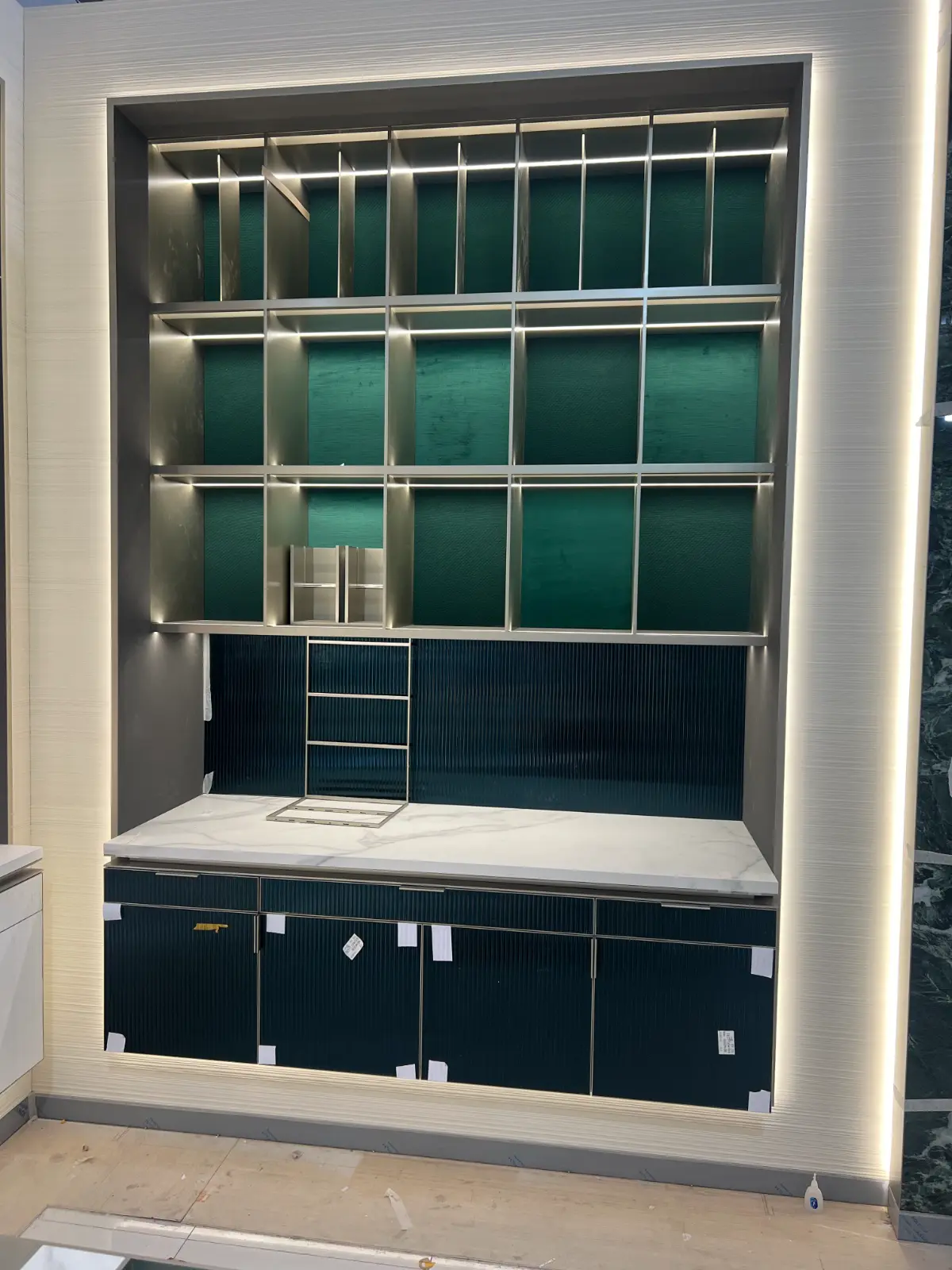 LAMER Cosmetic Store Fixtures Customization factory-Morshopfitting (14) LAMER Cosmetic Store Fixtures Customization factory-Morshopfitting (15)