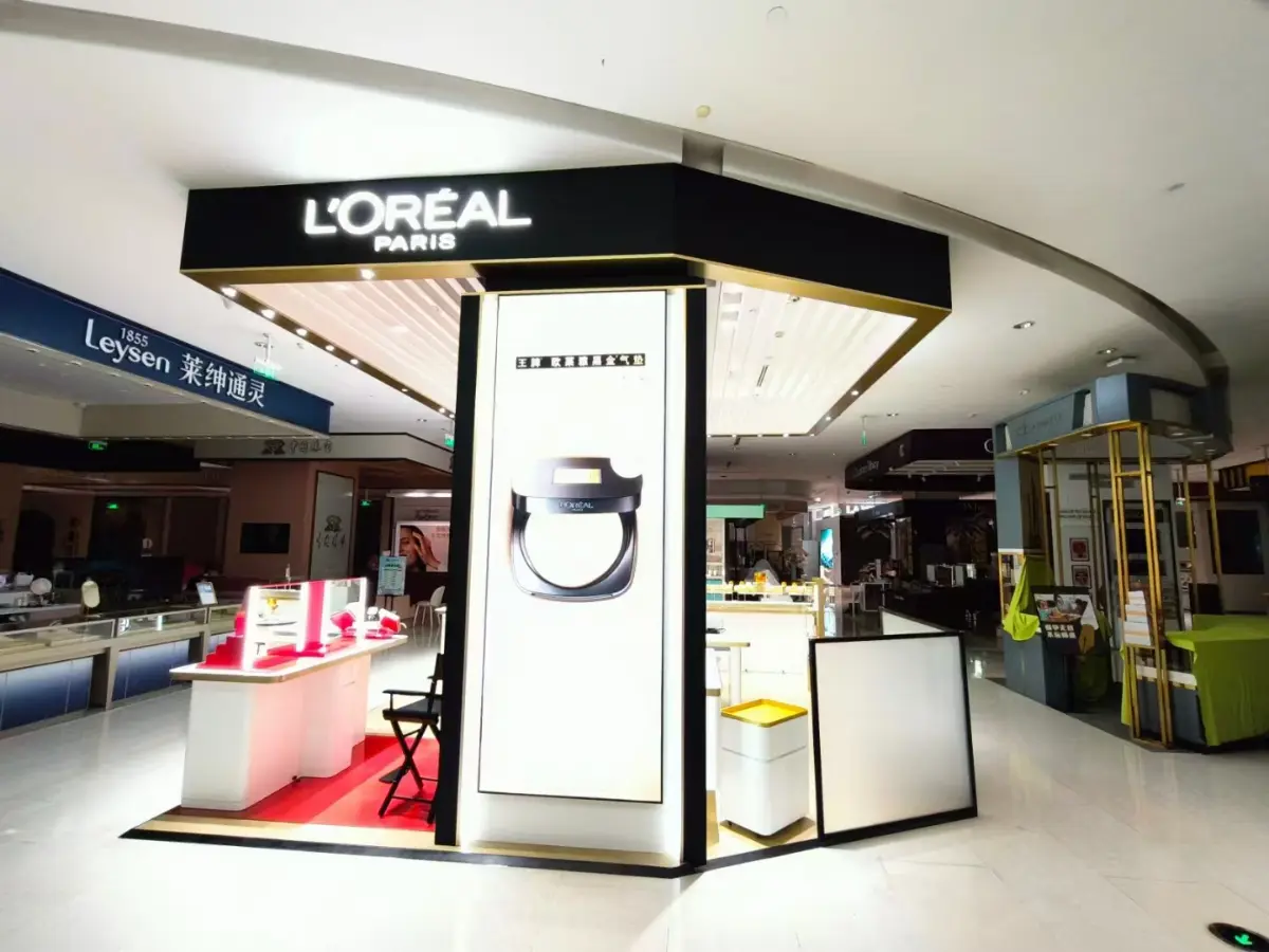 L'Oreal Cosmetic Store Fixtures Customization -Morshopfitting (2) L'Oreal Cosmetic Store Fixtures Customization -Morshopfitting (1)
